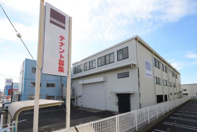 豊川下長山貸倉庫